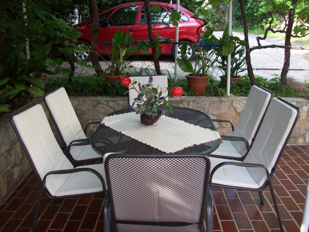 Apartments Rozic Rab Town Bagian luar foto