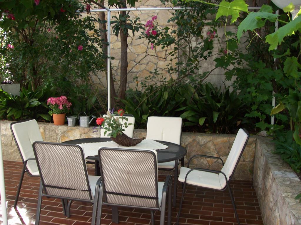 Apartments Rozic Rab Town Bagian luar foto