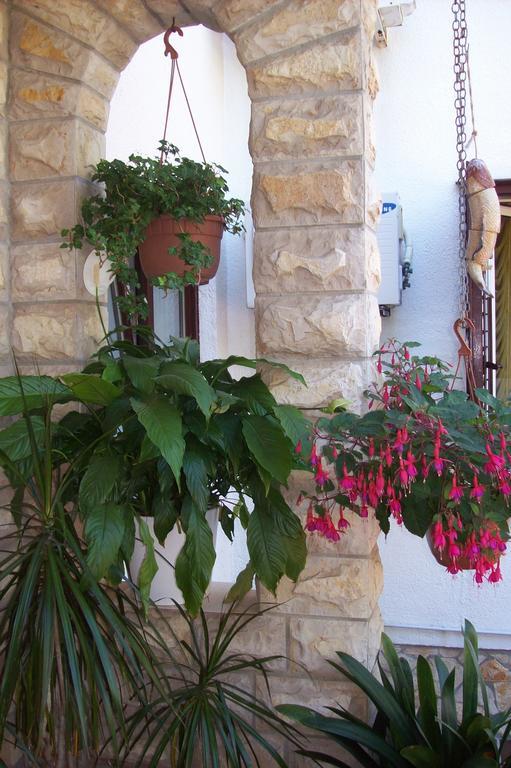 Apartments Rozic Rab Town Bagian luar foto