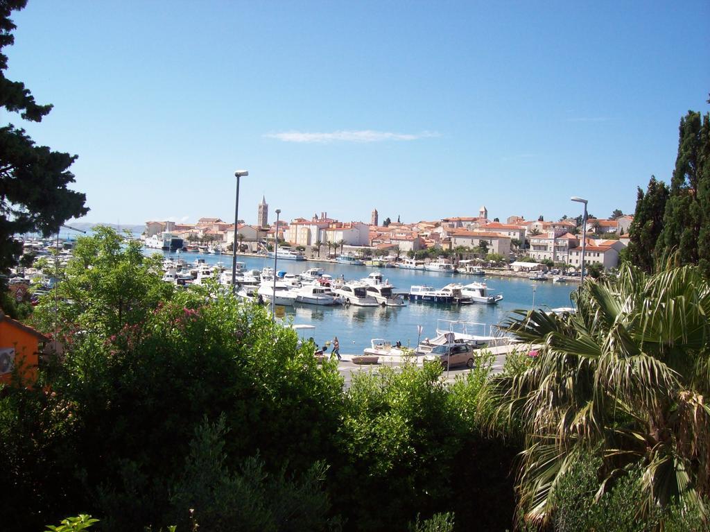 Apartments Rozic Rab Town Bagian luar foto