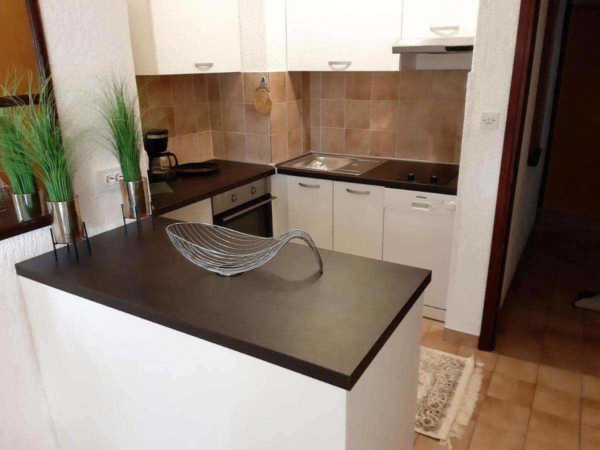 Apartments Rozic Rab Town Bagian luar foto