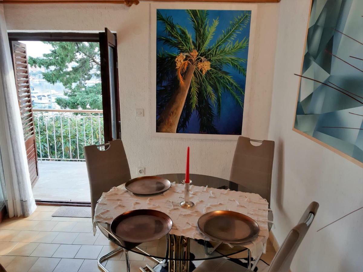 Apartments Rozic Rab Town Bagian luar foto