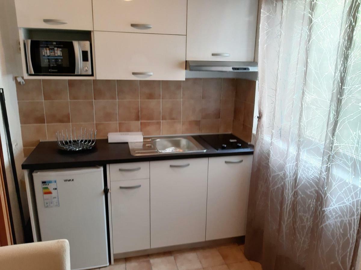 Apartments Rozic Rab Town Bagian luar foto