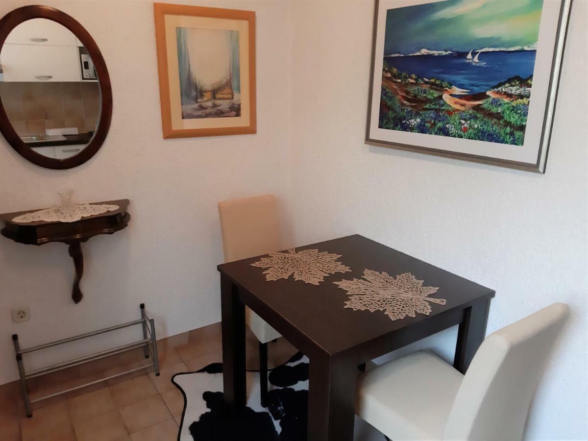 Apartments Rozic Rab Town Bagian luar foto