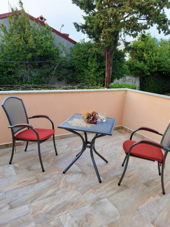 Apartments Rozic Rab Town Bagian luar foto