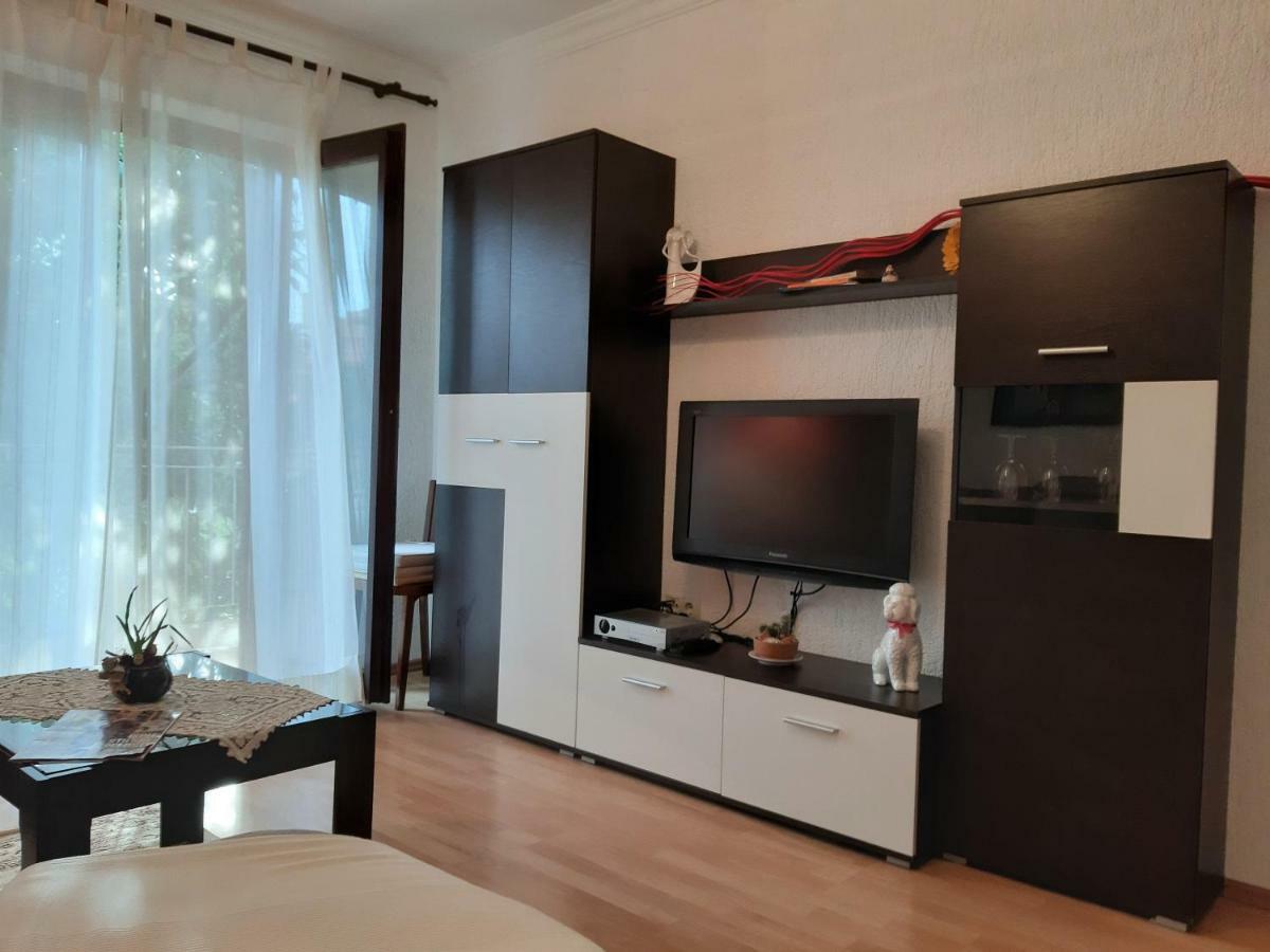 Apartments Rozic Rab Town Bagian luar foto
